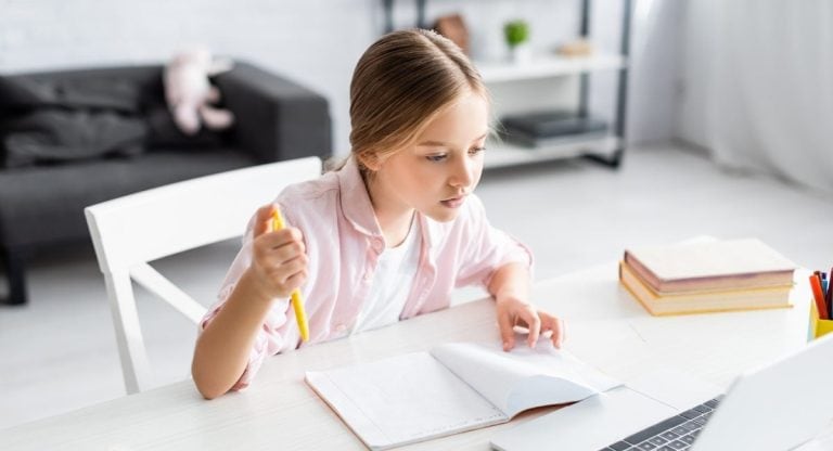 #44 Les enfants apprennent-ils les langues plus facilement ?