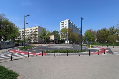width="400"